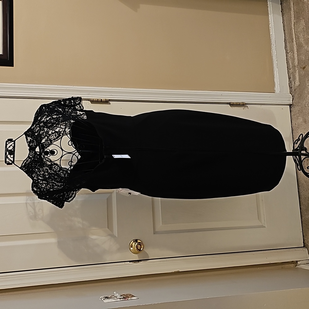 Dress - Picture 2 of 7